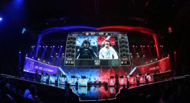 s1mpleAWP五杀收割，NAVI轻松拿下图一